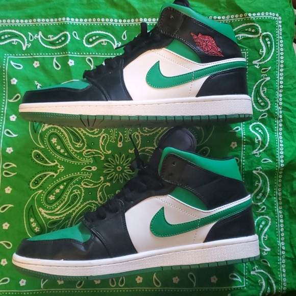 Air Jordan - Picture 2 of 3